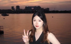 美女露出尿口让男人揉动态图网站